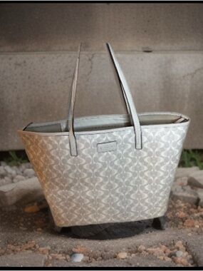 Coach City Tote in white and gray signature coated canvas with leather details